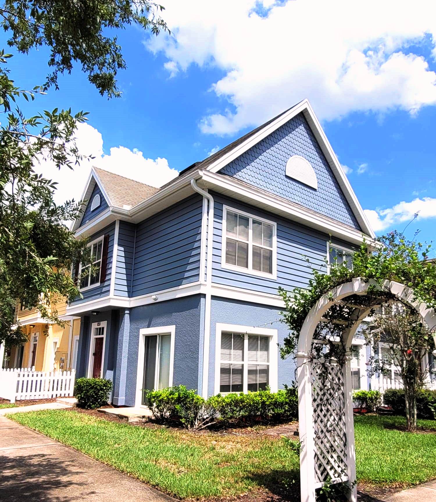 Snow White Villa near Disney